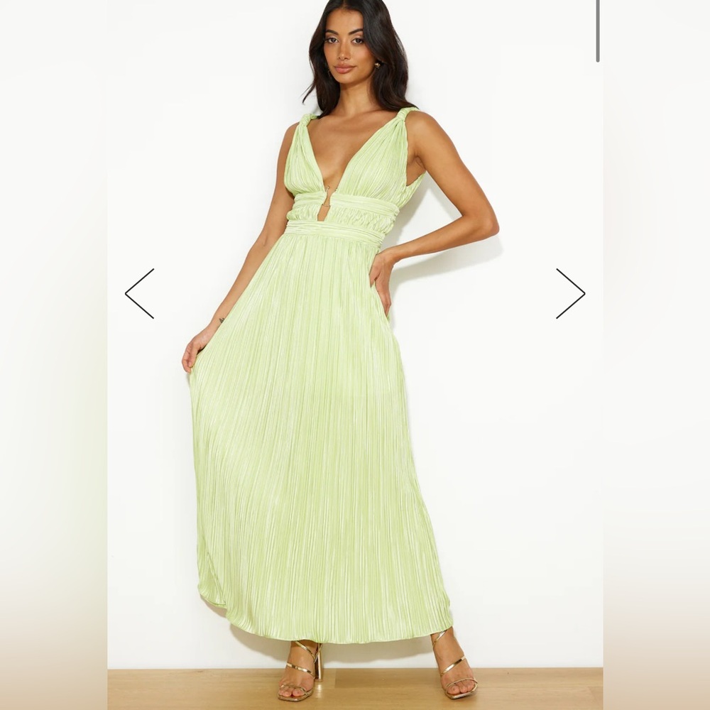 Hello Molly “PLISSE MAGIC MAXI DRESS GREEN”